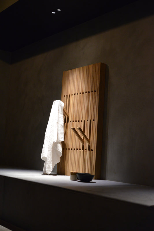 Piano-shaped wooden wall hanger (FSC certified)