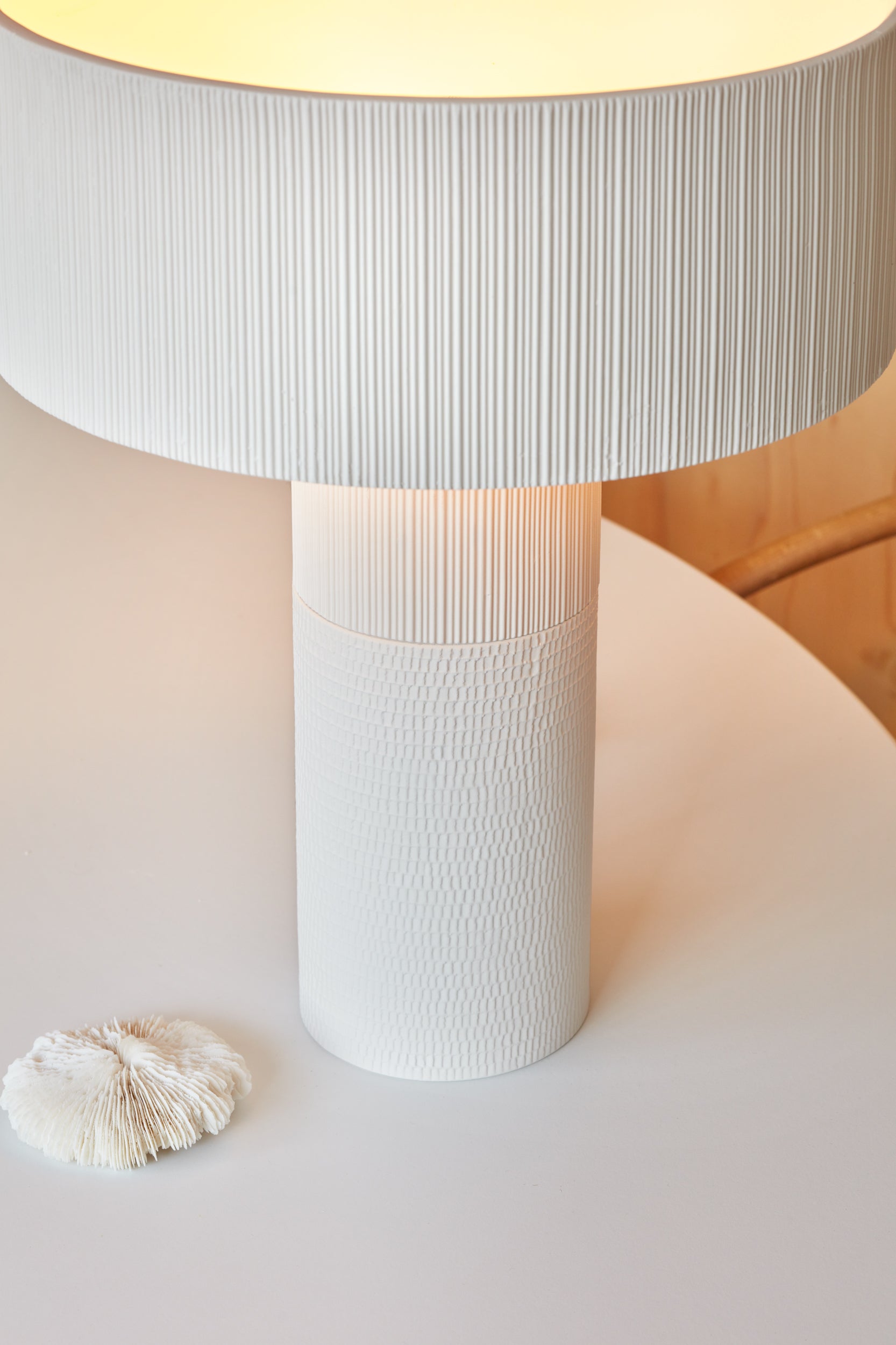 CLAY TABLE LAMP WHITE