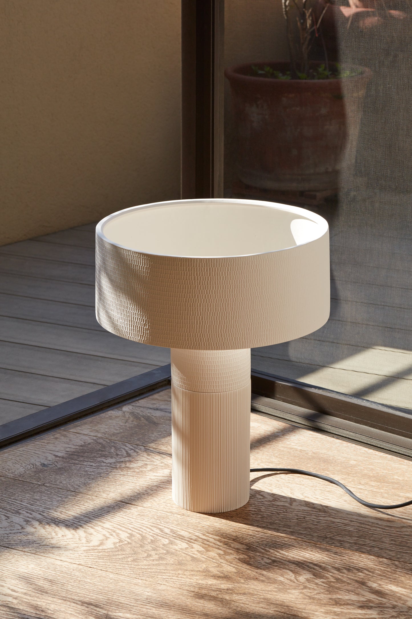 TERRA CLAY TABLE LAMP WHITE TEXTURE