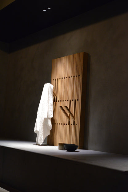 Piano-shaped wooden wall hanger (FSC certified)