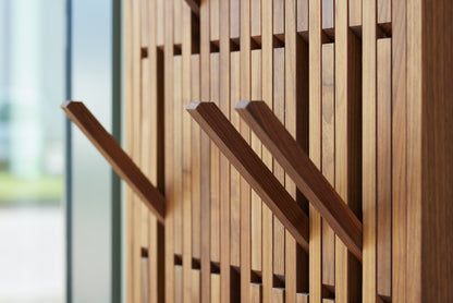 Piano-shaped wooden wall hanger (FSC certified)