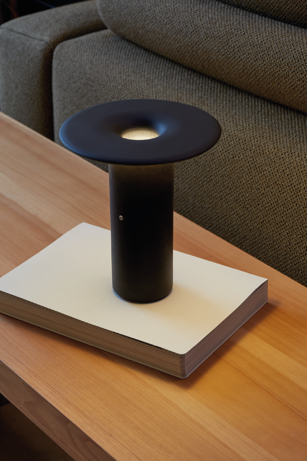 NAIS Portable table lamp (wireless)